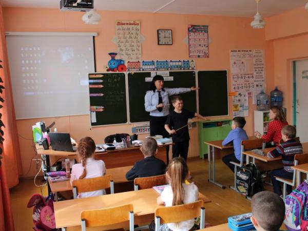 Чебаркульские полицейские провели уроки для детей - Южноуралец - Газета