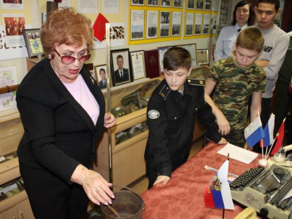 Школьнки стали гостями отдела внутренних дел - Южноуралец - Газета