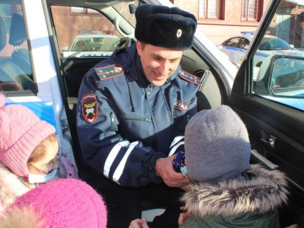 Чебаркульские полицейские организовали экскурсию для первоклассников - Южноуралец - Газета