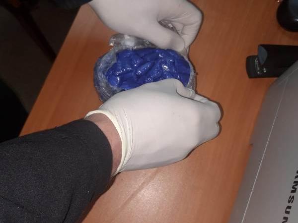 Полицейские задержали иностранца с крупной партией наркотиков - Южноуралец - Газета