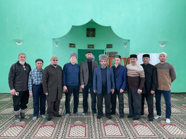 В Чебаркуле начальник отдела уголовного розыска провел встречу с прихожанами мечети - Южноуралец - Газета