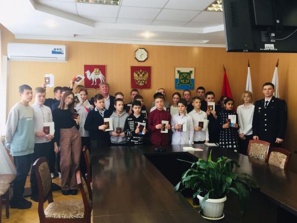 Юные чебаркульцы получили паспорта - Южноуралец - Газета