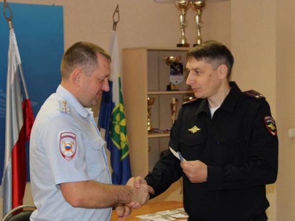 В отделе полиции поздравили сотрудников и ветеранов патрульно-постовой службы - Южноуралец - Газета