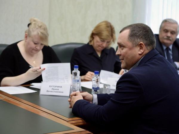 Губернатор Алексей Текслер провел личный прием граждан - Южноуралец - Газета