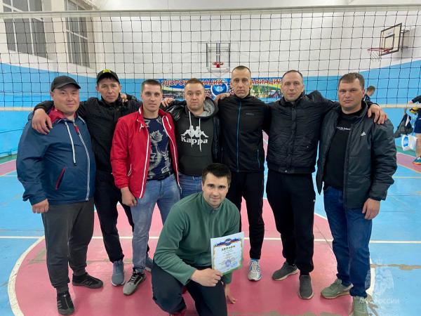 Пожарные 5 ПСО – бронзовые призёры чемпионата области по волейболу - Южноуралец - Газета