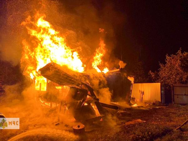 Пожарные тушили деревянный дом в Чебаркуле - Южноуралец - Газета